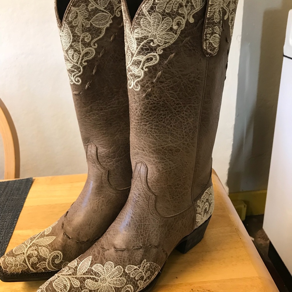 NEW! NEVER WORN! LANE Jeni Lace Boots